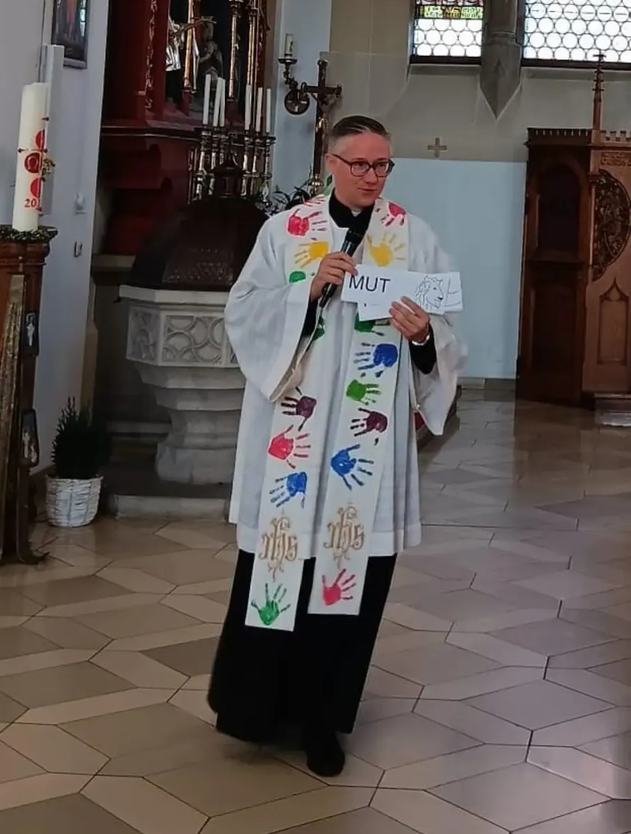 Schulabschlussgottesdienst Pfarrer Adam Karolczak 
