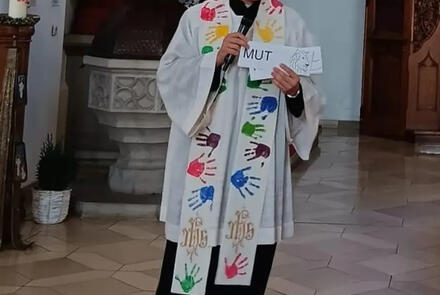Schulabschlussgottesdienst Pfarrer Adam Karolczak 