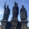 Skulpturen der Heiligen Wenzeslaus, Veit und Sigismund auf der Karlsbrücke. Foto: Steven Wucherpfennig